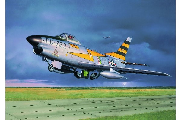 Revell F-86D Dog Sabre ryhmässä URHEILU, VAPAA-AIKA JA HARRASTUS / Harrastus / Muovimallit / Lentokoneet/Helikopterit @ TP E-commerce Nordic AB (C30561)