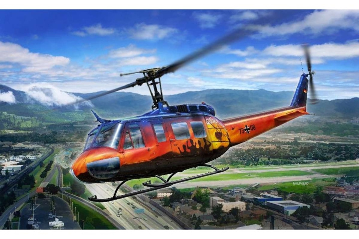 Revell Bell UH-1D \'Goodbye Huey\' 1:32 ryhmässä URHEILU, VAPAA-AIKA JA HARRASTUS / Harrastus / Muovimallit / Lentokoneet/Helikopterit @ TP E-commerce Nordic AB (C30568)