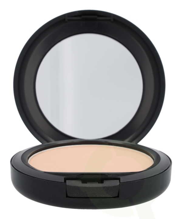 MAC Studio Fix Powder Plus Foundation 15 gr NW20 ryhmässä KAUNEUS JA TERVEYS / Meikit / Meikit Kasvot / Meikkivoide @ TP E-commerce Nordic AB (C41682)