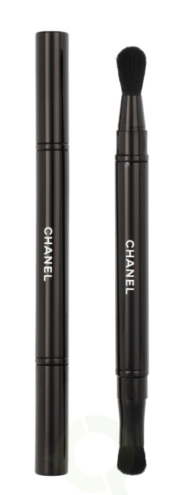 Chanel Les Pinceaux Retractable Dual-Ended Eyeshadow Brush 1 Piece #200 ryhmässä KAUNEUS JA TERVEYS / Meikit / Silmät ja kulmat / Luomivärit @ TP E-commerce Nordic AB (C42534)