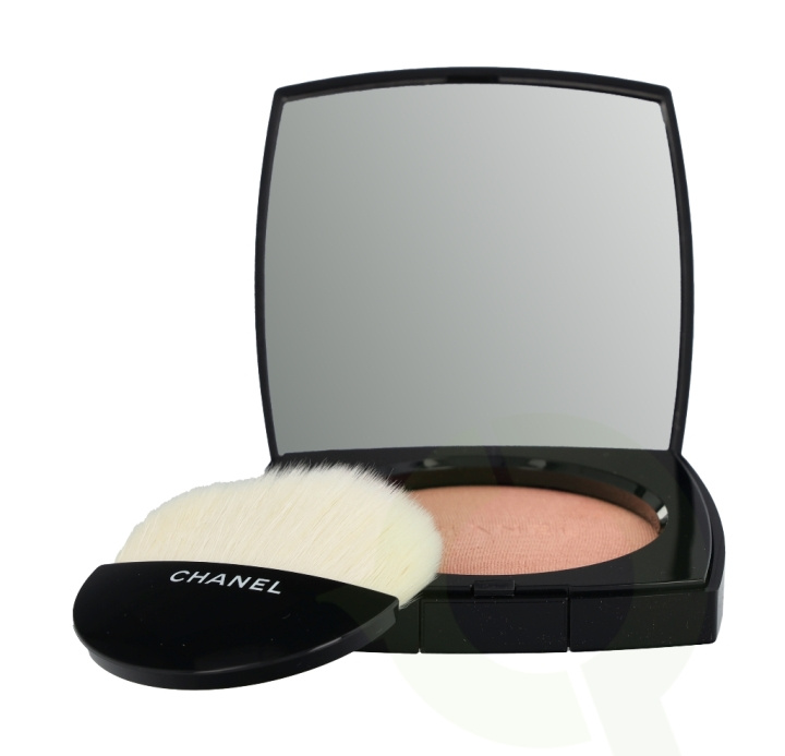 Chanel Poudre Lumiere Highlighting Powder 8.5 gr #30 Rosy Gold ryhmässä KAUNEUS JA TERVEYS / Meikit / Meikit Kasvot / Puuteri @ TP E-commerce Nordic AB (C49725)