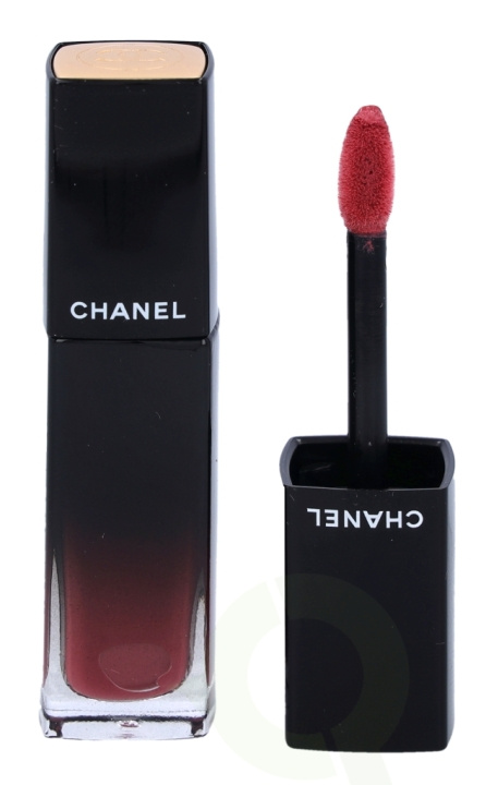 Chanel Rouge Allure Laque Ultrawear Shine Liquid Lip Colour 5.5 ml #64 Exigence ryhmässä KAUNEUS JA TERVEYS / Meikit / Huulet / Huulipuna @ TP E-commerce Nordic AB (C55573)