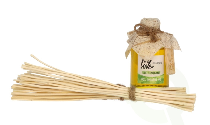 We Love The Planet 100% Essential Oil Diffuser 50 ml Light Lemongrass ryhmässä KAUNEUS JA TERVEYS / Tuoksut & Parfyymit / Muut tuoksut / Tuoksu diffuusori @ TP E-commerce Nordic AB (C56779)