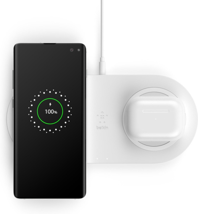 Belkin BoostCharge -langaton kaksoislatausalusta, valkoinen ryhmässä ÄLYPUHELIMET JA TABLETIT / Laturit & Kaapelit / Qi Langaton laturi @ TP E-commerce Nordic AB (C57660)