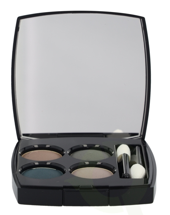 Chanel Les 4 Ombres Multi Effect Quadra Eyeshadow 2 g #324 Blurry Blue ryhmässä KAUNEUS JA TERVEYS / Meikit / Silmät ja kulmat / Luomivärit @ TP E-commerce Nordic AB (C65615)
