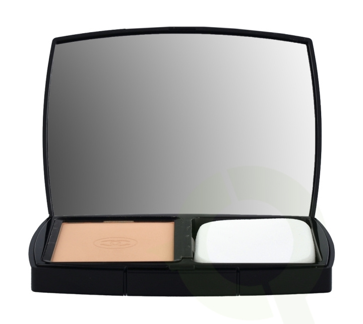 Chanel Ultra Le Teint Flawless Finish Compact Foundation 13 g B40 ryhmässä KAUNEUS JA TERVEYS / Meikit / Meikit Kasvot / Meikkivoide @ TP E-commerce Nordic AB (C65642)