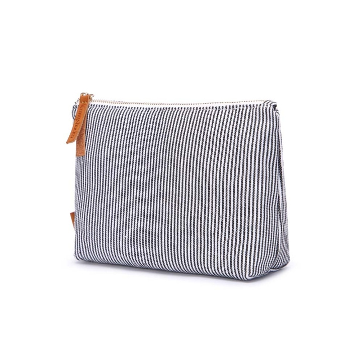 Kungsbacka Necessär Frida Top Medium Svart/Vit Stripe ryhmässä KOTI, TALOUS JA PUUTARHA / Kylpyhuone / Toilettilaukut @ TP E-commerce Nordic AB (C79337)