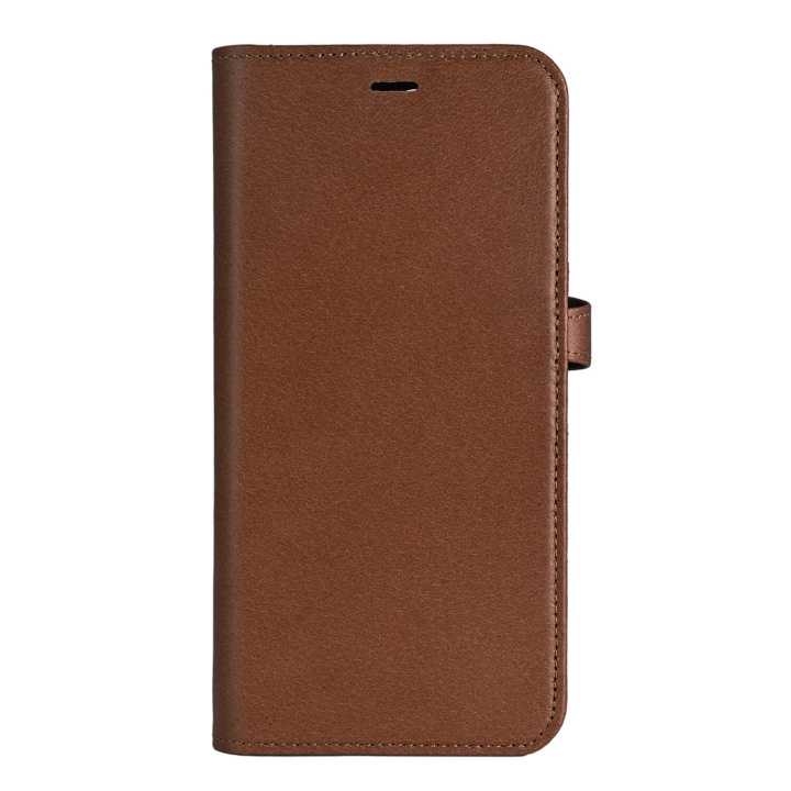 Buffalo 2in1 Leather 3 card MagSeries iPhone 16 Pro Max Brown ryhmässä ÄLYPUHELIMET JA TABLETIT / Puhelimen suojakotelo / Apple / iPhone 16 @ TP E-commerce Nordic AB (C79379)