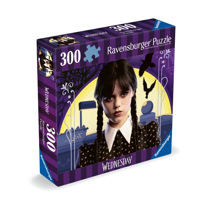 Ravensburger Puzzle Wednesday No Hug Zone 300p (10217575) ryhmässä LELUT, TUOTTEET LAPSILLE JA VAUVOILLE / Leikkikalut, Askartelu &Pelit / Lasten palapeli @ TP E-commerce Nordic AB (C86809)
