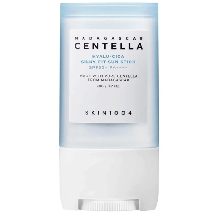 SKIN1004 Madagascar Centella Hyalu-Cica Silky-Fit Sun Stick SPF50+ 20g ryhmässä KAUNEUS JA TERVEYS / Ihonhoito / Rusketus / Aurinkosuoja @ TP E-commerce Nordic AB (C99609)