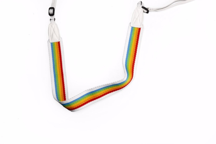Polaroid Kamerahihna litteä Polaroid kameroille - Rainbow White (sateenkaarenvalkoinen) ryhmässä KODINELEKTRONIIKKA / Valokuvat & Videot / Valokuvauslaitteet / Muut @ TP E-commerce Nordic AB (D00029)