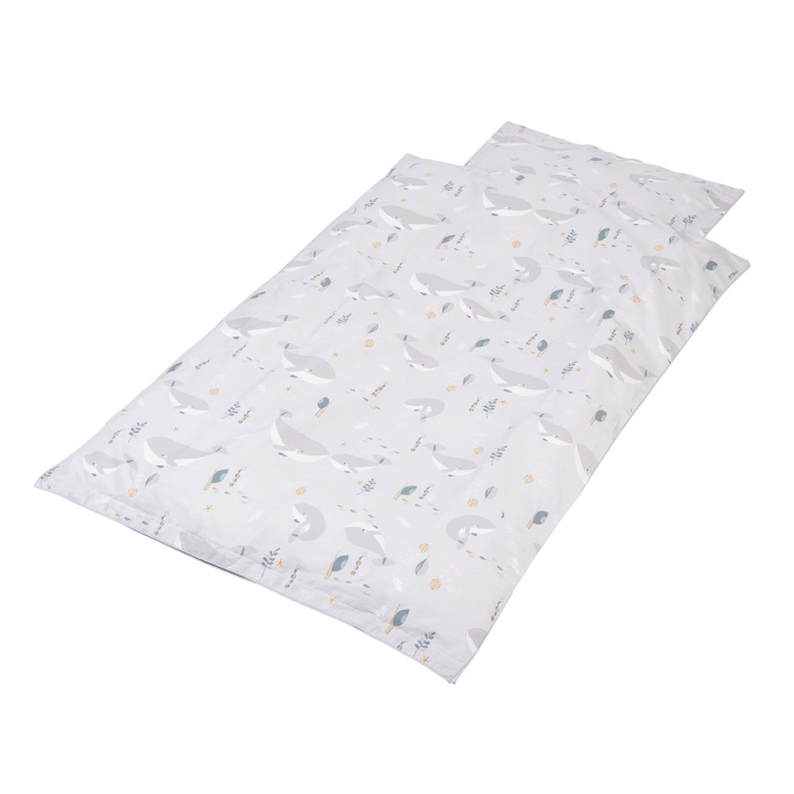 Babytrold Junior vuodevaatteet - 100x140 - valas (17-71HV) ryhmässä LELUT, TUOTTEET LAPSILLE JA VAUVOILLE / Lasten tekstiilit / Sänkyvaatteet / Vuodevaatteet pinnasänkyyn @ TP E-commerce Nordic AB (D04921)