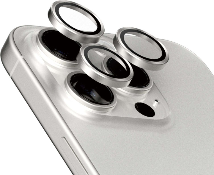 PanzerGlass Hoops -kameran linssinsuoja, iPhone 15 Pro / 15 Pro Max, valkoinen titaani ryhmässä ÄLYPUHELIMET JA TABLETIT / Puhelimen suojakotelo / Apple / iPhone 15 @ TP E-commerce Nordic AB (D13479)