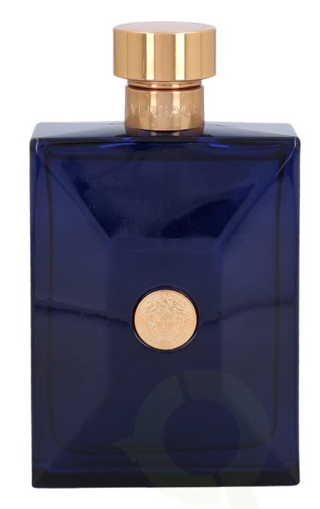 Versace Dylan Blue Pour Homme Edt Spray 200 ml ryhmässä KAUNEUS JA TERVEYS / Tuoksut & Parfyymit / Parfyymit / Miesten Tuoksut @ TP E-commerce Nordic AB (D14594)