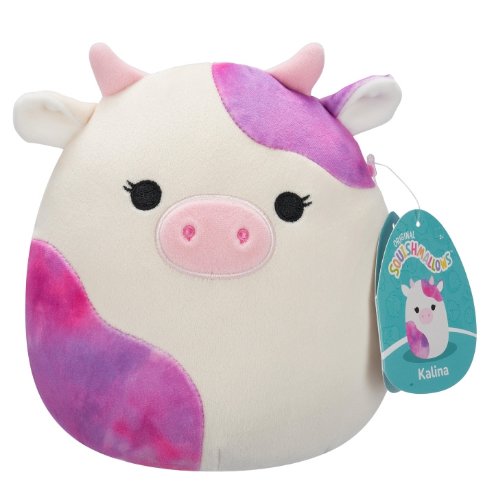 Squishmallows 19 cm pehmo P22 - Kalina Lehmä ryhmässä LELUT, TUOTTEET LAPSILLE JA VAUVOILLE / Lelut vauvoille (0-3v) / Pehmolelut @ TP E-commerce Nordic AB (D15387)