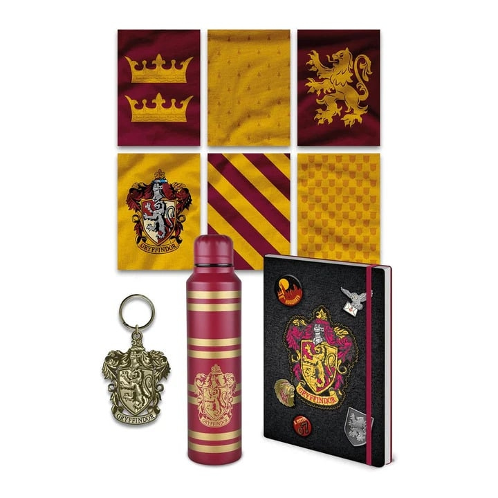 Pyramid International HARRY POTTER (VÄRIKÄS VAAKUNA GRYFFINDOR) PREMIUM LAHJASETTI ryhmässä URHEILU, VAPAA-AIKA JA HARRASTUS / Hauskat tavarat / Keräilyesineet @ TP E-commerce Nordic AB (D15480)