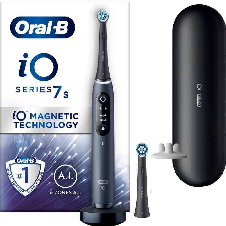 Oral B Eltandborste iO7 Black ryhmässä KAUNEUS JA TERVEYS / Suunhoito / Sähköhammasharjat @ TP E-commerce Nordic AB (D16540)