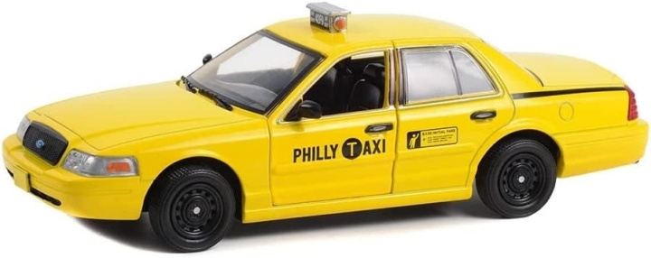 Greenlight Collectibles 1/24 Creed (2015) - 1999 Ford Crown Victoria Philly Taksi ryhmässä URHEILU, VAPAA-AIKA JA HARRASTUS / Harrastus / Muovimallit / Autot @ TP E-commerce Nordic AB (D18866)