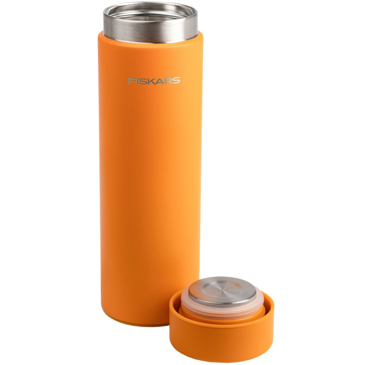 Fiskars Termosflaska orange 0,5 liter On-the-go Bottle ryhmässä URHEILU, VAPAA-AIKA JA HARRASTUS / Ulkoilu / Termos- ja vesipullot @ TP E-commerce Nordic AB (D19753)