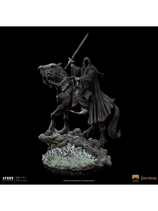 Lord of the Rings The Lord of the Rings - Nazgul hevosen selässä Deluxe-patsas Mittakaava 1/10 ryhmässä URHEILU, VAPAA-AIKA JA HARRASTUS / Hauskat tavarat / Keräilyesineet @ TP E-commerce Nordic AB (D20533)