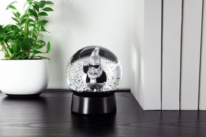 Winkee Snow Globe Kääpiö Keinu - Hopea ryhmässä URHEILU, VAPAA-AIKA JA HARRASTUS / Hauskat tavarat / Hauskat tavarat @ TP E-commerce Nordic AB (D21445)