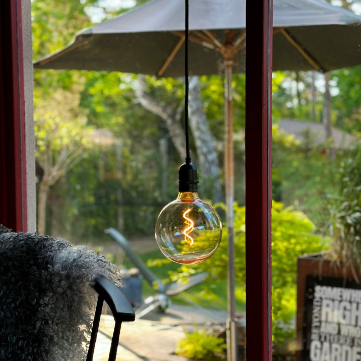 LightsOn Penny Pendellampa Gravity + DecoBulb XL Vintage ryhmässä KOTI, TALOUS JA PUUTARHA / Sähkö & Valaistus / Ulkovalaistus @ TP E-commerce Nordic AB (D21639)