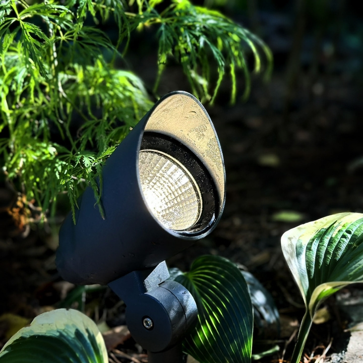 LightsOn Cosmo Markspot 10W 1000lm Grå ryhmässä KOTI, TALOUS JA PUUTARHA / Sähkö & Valaistus / Ulkovalaistus @ TP E-commerce Nordic AB (D21652)