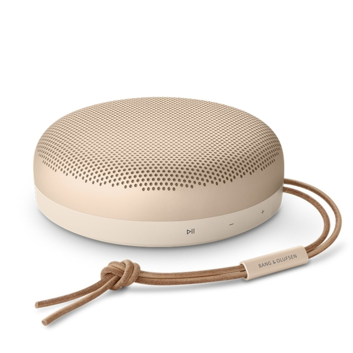 B&O Play Bang & Olufsen BeoSound A1 - 2. sukupolvi - kultainen ryhmässä KODINELEKTRONIIKKA / Ääni & Kuva / Kaiuttimet & Tarvikkeet / Bluetooth-kaiutin @ TP E-commerce Nordic AB (D21936)