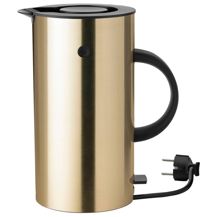 Stelton EM77 Vedenkeitin 1,5 L (harjattu messinki) ryhmässä KOTI, TALOUS JA PUUTARHA / Kodinkoneet / Vesi ja mehu / Vedenkeitin @ TP E-commerce Nordic AB (D22708)