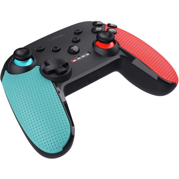 Trust GXT 1246B Muta Trådlös handkontroll Nintendo Switch/Switch 2 Blå/Röd ryhmässä KODINELEKTRONIIKKA / Pelikonsolit & Tarvikkeet / Nintendo Switch @ TP E-commerce Nordic AB (D23792)
