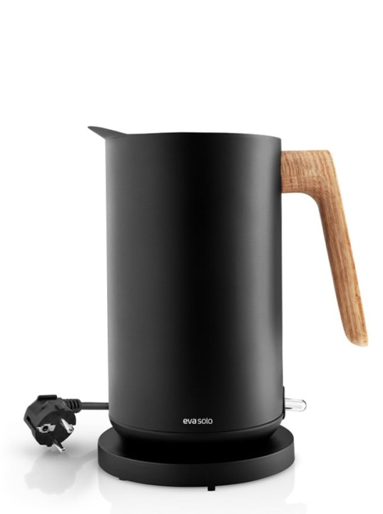Eva Solo Nordic Kitchen vedenkeitin 1,5 L musta (502741) ryhmässä KOTI, TALOUS JA PUUTARHA / Kodinkoneet / Vesi ja mehu / Vedenkeitin @ TP E-commerce Nordic AB (D24449)