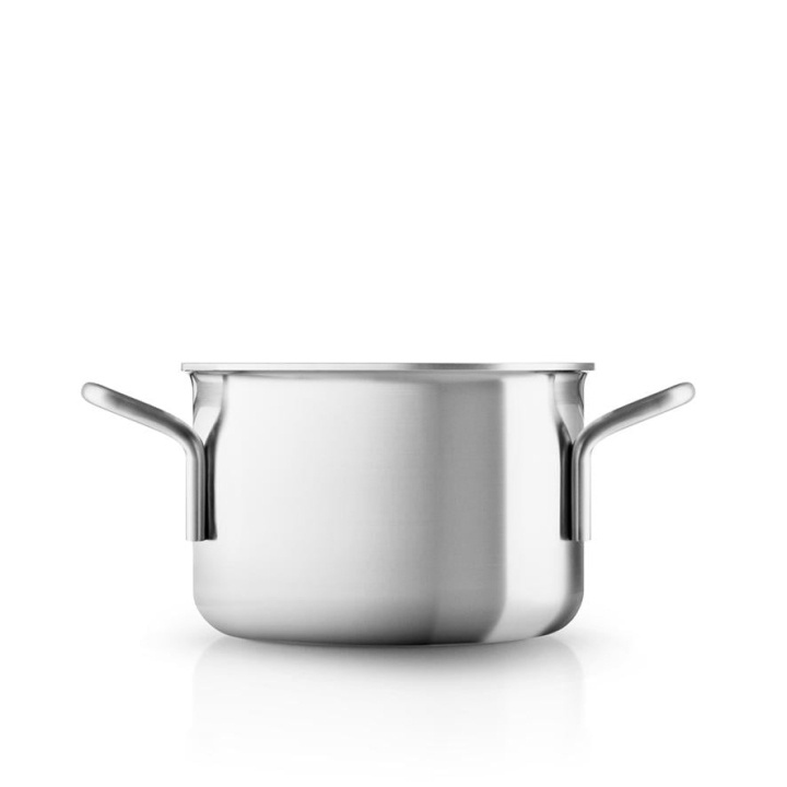 Eva Trio Monipata ruostumatonta terästä 2,2 L, 16cm (246322) ryhmässä KOTI, TALOUS JA PUUTARHA / Keittiövälineet / Padat ja kattilat @ TP E-commerce Nordic AB (D24453)