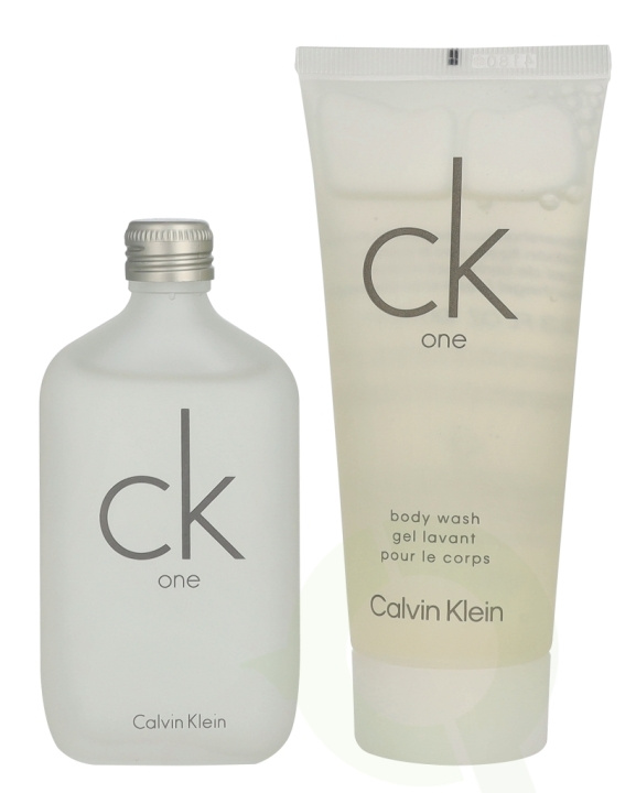 Calvin Klein CK One Giftset 150 ml Edt Spray 50ml/Shower Gel 100ml ryhmässä KAUNEUS JA TERVEYS / Tuoksut & Parfyymit / Parfyymit / Hajuvesiboksit @ TP E-commerce Nordic AB (D25549)