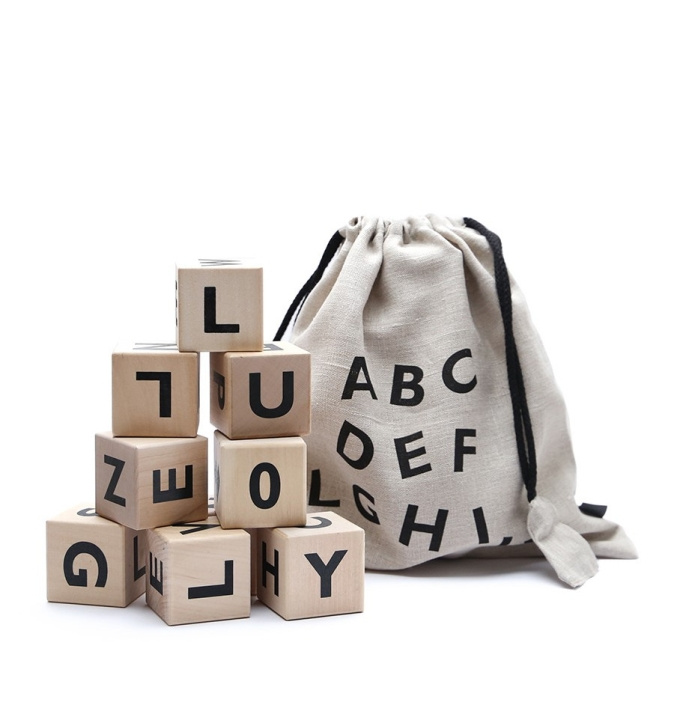 Ooh Noo Puiset aakkoset, musta (40AB1501) ryhmässä LELUT, TUOTTEET LAPSILLE JA VAUVOILLE / Lelut vauvoille (0-3v) / Toiminnalliset lelut @ TP E-commerce Nordic AB (D29859)
