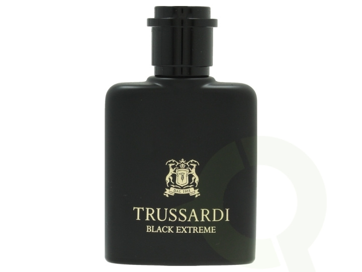 Trussardi Black Extreme Pour Homme Edt Spray 30 ml ryhmässä KAUNEUS JA TERVEYS / Tuoksut & Parfyymit / Parfyymit / Miesten Tuoksut @ TP E-commerce Nordic AB (D33743)