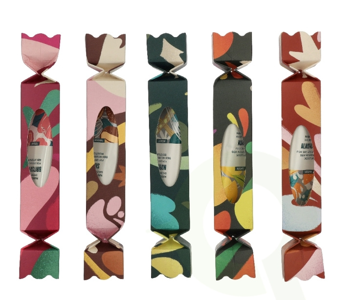 The Body Shop G3 Collection Hand Trio Set 160 ml Hand Creams 30ml/Hand Balm 30ml/Hand Soap 100g ryhmässä KAUNEUS JA TERVEYS / Manikyyri/Pedikyyri / Käsirasva @ TP E-commerce Nordic AB (D33900)