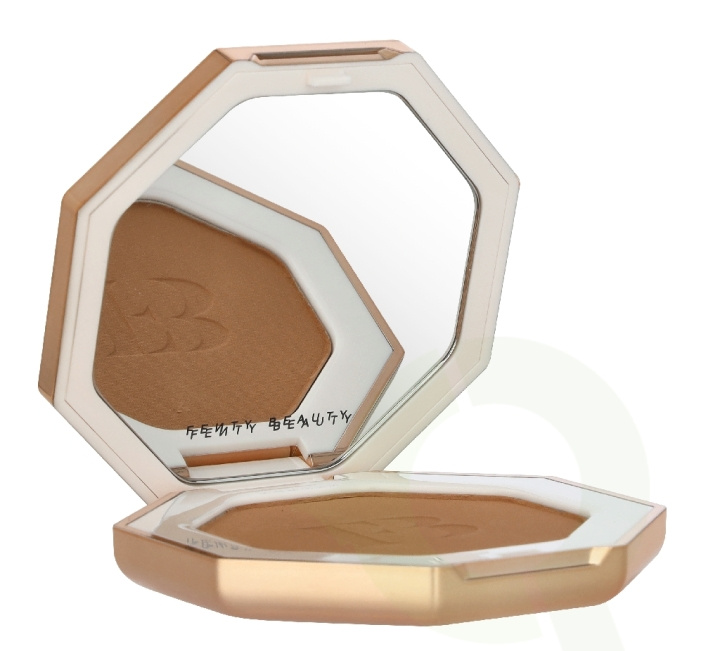 Fenty Beauty Sun Stalk\'r Instant Warmth Bronzer 6.23 g #03 Private Island ryhmässä KAUNEUS JA TERVEYS / Meikit / Meikit Kasvot / Poskipuna / Aurinkopuuteri @ TP E-commerce Nordic AB (D34215)