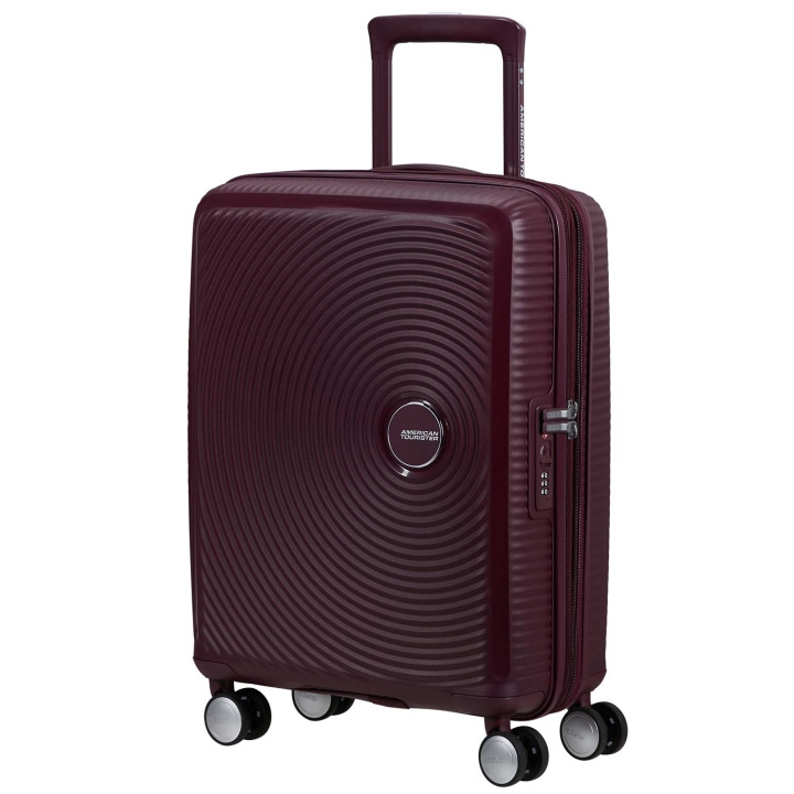 American Tourister Kabinväska Soundbox 55 Wild Cherry ryhmässä URHEILU, VAPAA-AIKA JA HARRASTUS / Matkailutarvikkeet / Matkalaukut @ TP E-commerce Nordic AB (D34314)