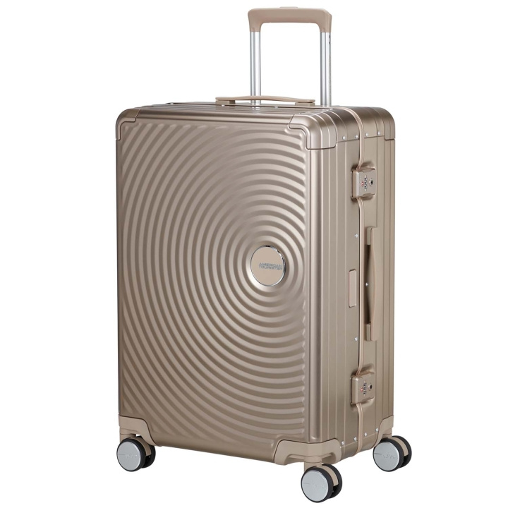 American Tourister Resväska Soundbox Aluminium 68 Medium Bronze ryhmässä URHEILU, VAPAA-AIKA JA HARRASTUS / Matkailutarvikkeet / Matkalaukut @ TP E-commerce Nordic AB (D34372)