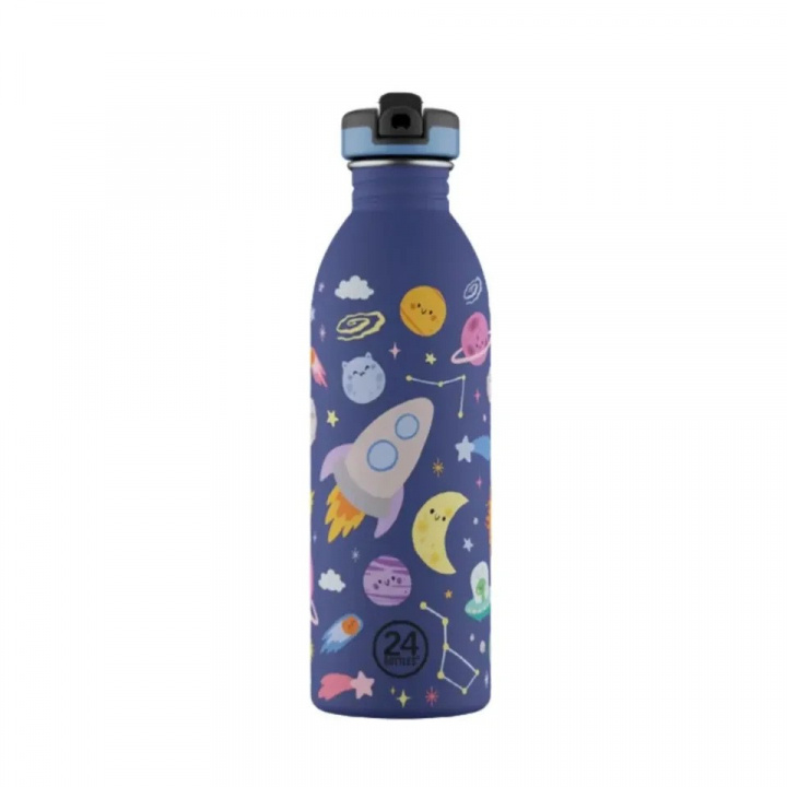 24Bottles Urban Bottle – Space Friends – Sininen – 500 ml ryhmässä URHEILU, VAPAA-AIKA JA HARRASTUS / Ulkoilu / Termos- ja vesipullot @ TP E-commerce Nordic AB (D37349)