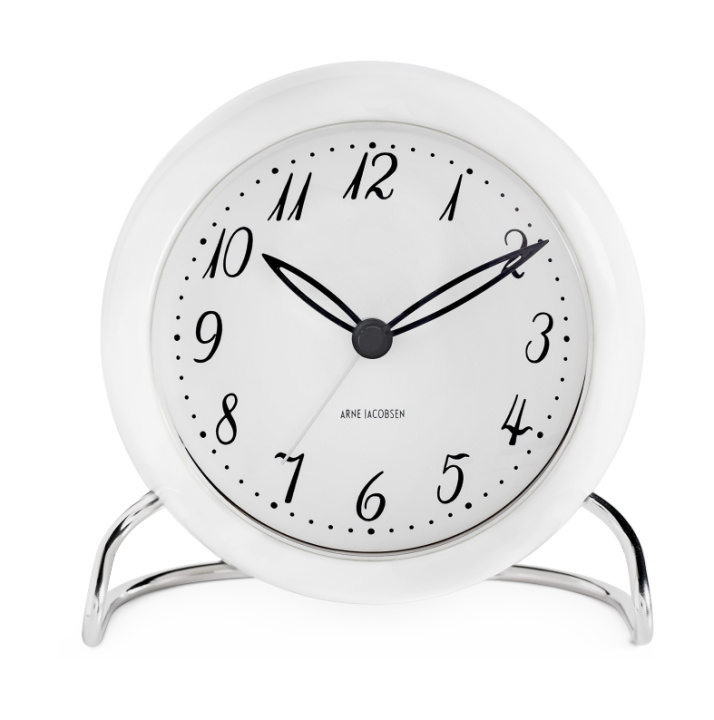 Arne Jacobsen Clocks Arne Jacobsen – LK-pöytäkello – Ø11 cm – valkoinen ryhmässä KOTI, TALOUS JA PUUTARHA / Kellot ja laskimet / Herätyskellot @ TP E-commerce Nordic AB (D42573)