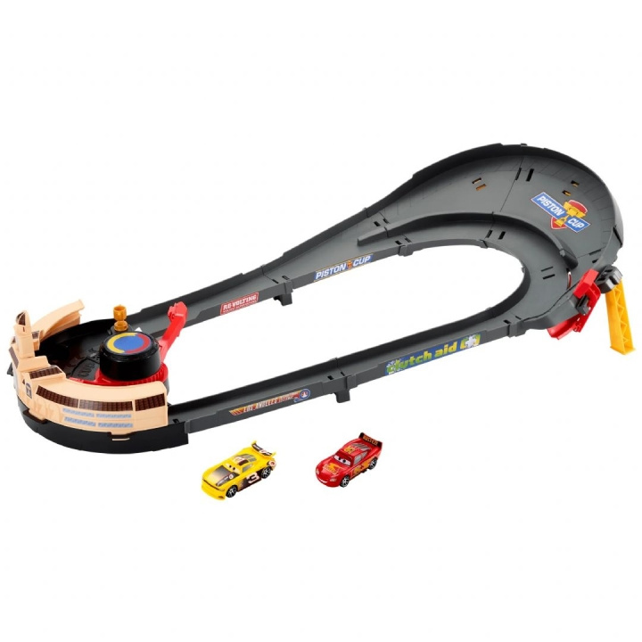 Cars NASCAR-kaistanvaihtosetti (HXJ33) ryhmässä LELUT, TUOTTEET LAPSILLE JA VAUVOILLE / Leikkikalut, Askartelu &Pelit / Lelusarja @ TP E-commerce Nordic AB (D43253)