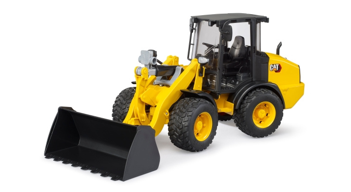 Bruder Cat-pyöräkuormaaja (02485) ryhmässä LELUT, TUOTTEET LAPSILLE JA VAUVOILLE / Leikkikalut, Askartelu &Pelit / Leikkiautot @ TP E-commerce Nordic AB (D43593)