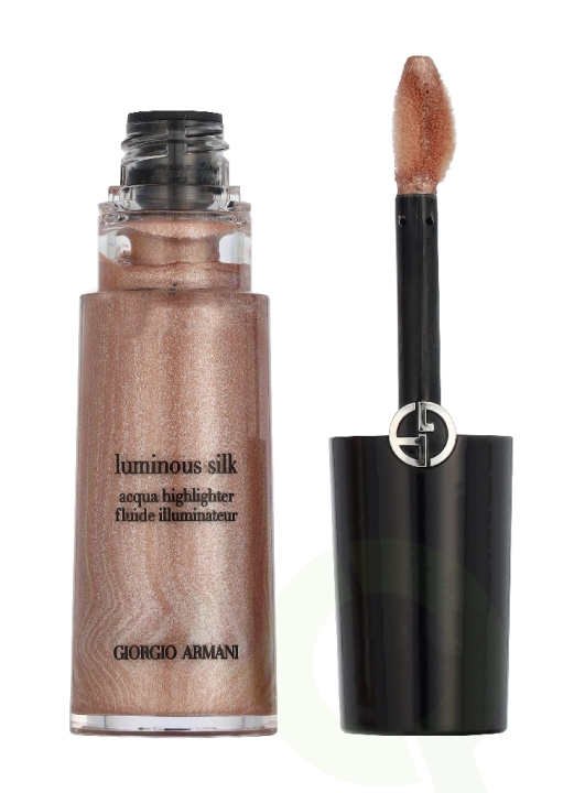 Armani Luminous Silk Acqua Highlighter 12 ml #3 Dawn ryhmässä KAUNEUS JA TERVEYS / Meikit / Meikit Kasvot / Contour/Highlight @ TP E-commerce Nordic AB (D45055)