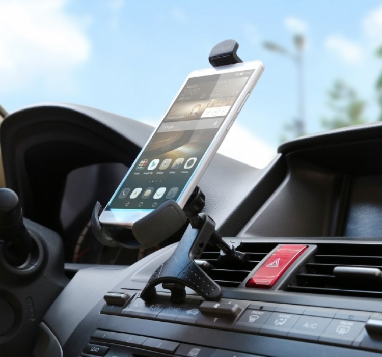 Technaxx autoteline älypuhelimille + autolaturi 4x USB-portilla (TE08) Technaxx autoteline älypuhelimille + autolaturi 4x USB-portilla (TE08)