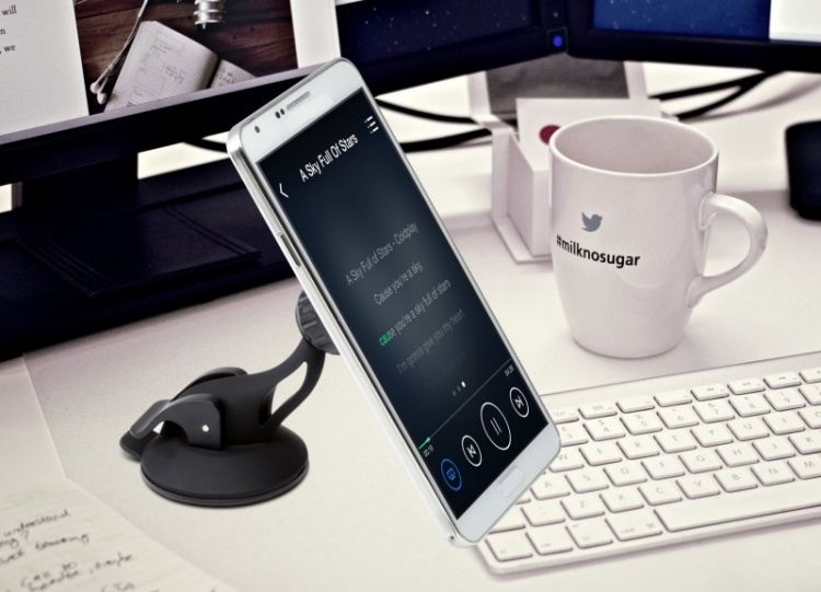 Technaxx magneettinen autoteline älypuhelimille ja tableteille + autolaturi (TE09) Technaxx magneettinen autoteline älypuhelimille ja tableteille + autolaturi (TE09)