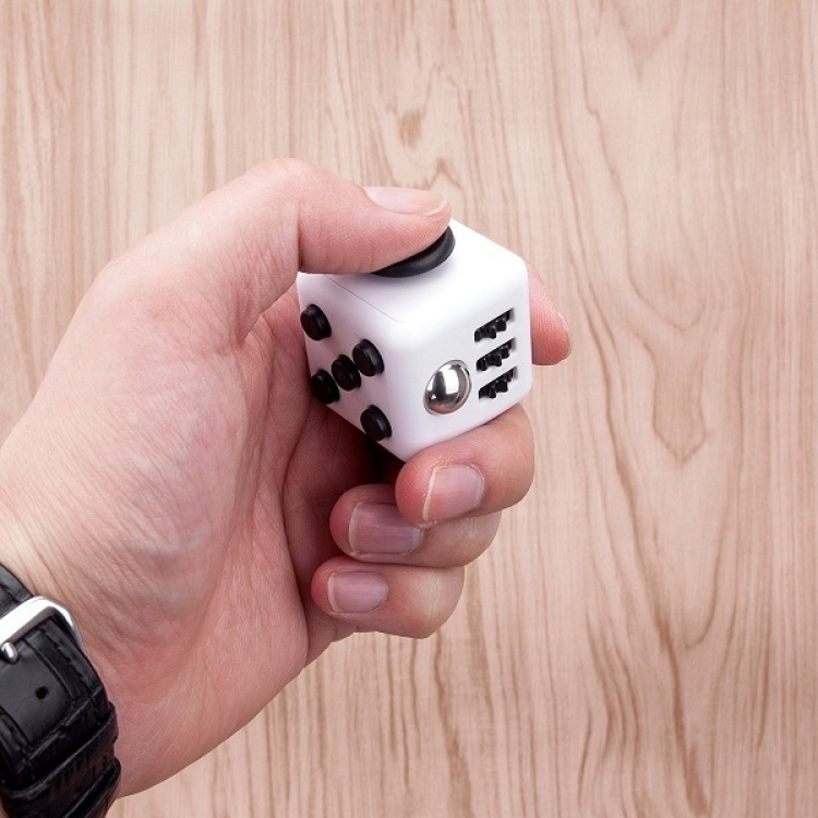 Fidget Cube, valkoinen/musta