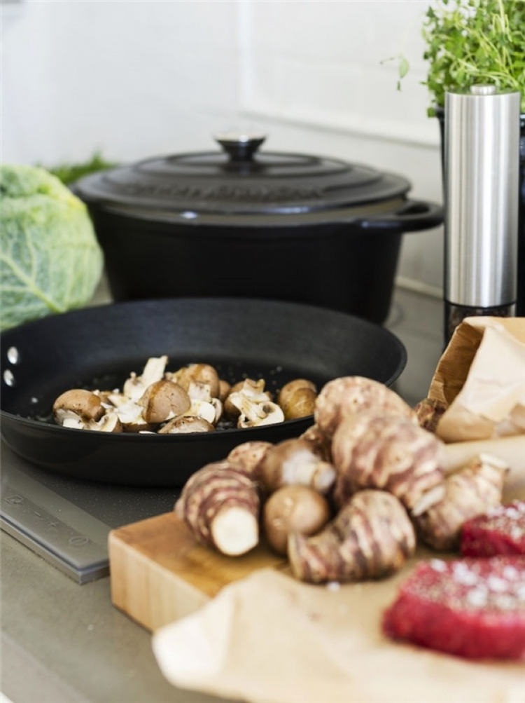 Orrefors Jernverk Valurautapata, 3,5 litraa, musta Orrefors Jernverk Valurautapata, 3,5 litraa, musta