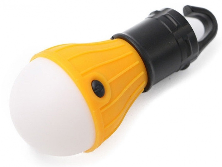 Paristokäyttöinen retkeilyvalo koukulla