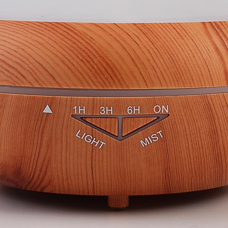 Puinen ilmankostutin LED-valo, vaalea puu 240 ml Puinen ilmankostutin LED-valo, vaalea puu 240 ml